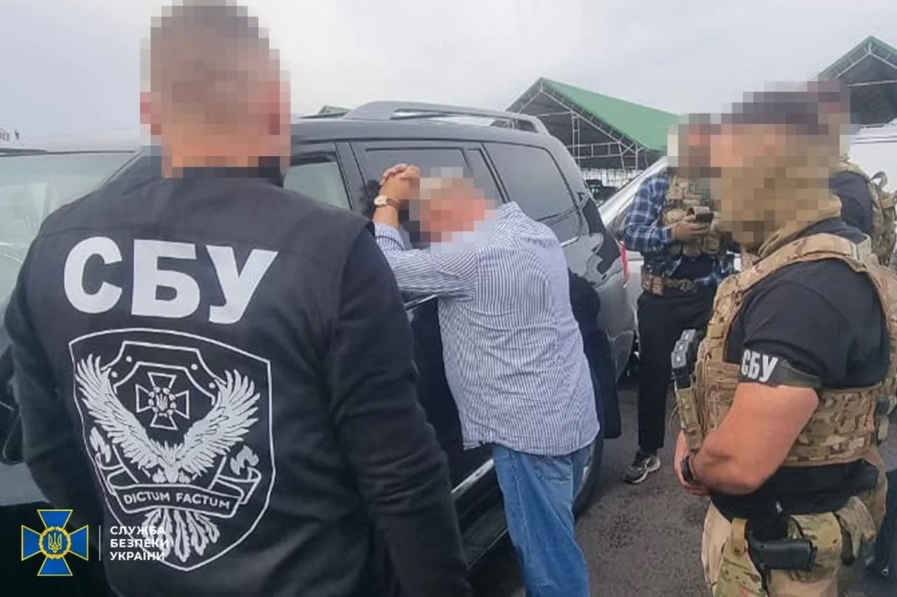 СБУ и Нацполиция задержали экс-депутата за схему для уклонистов